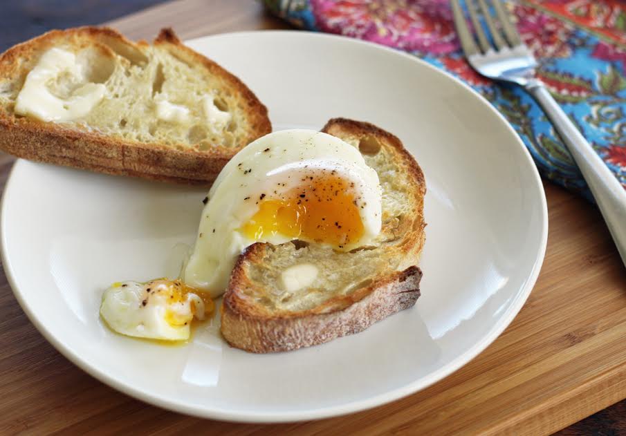 How To Poach Eggs In The Oven Oven Poached Egg For Breakfast With Toast Artful Dishes 0835